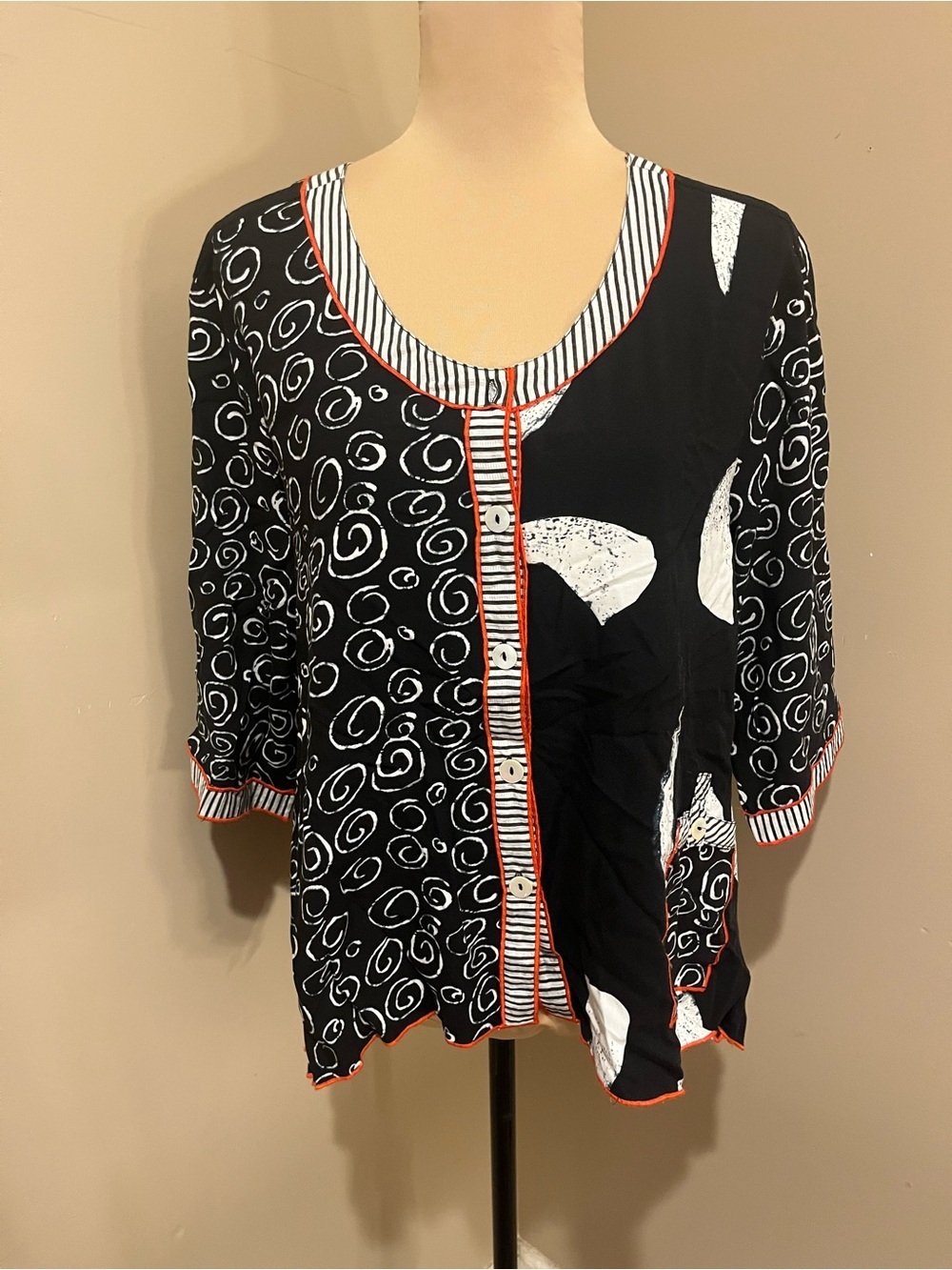 Ali Miles Black and White Abstract Scoop Neck Top with Orange Trim